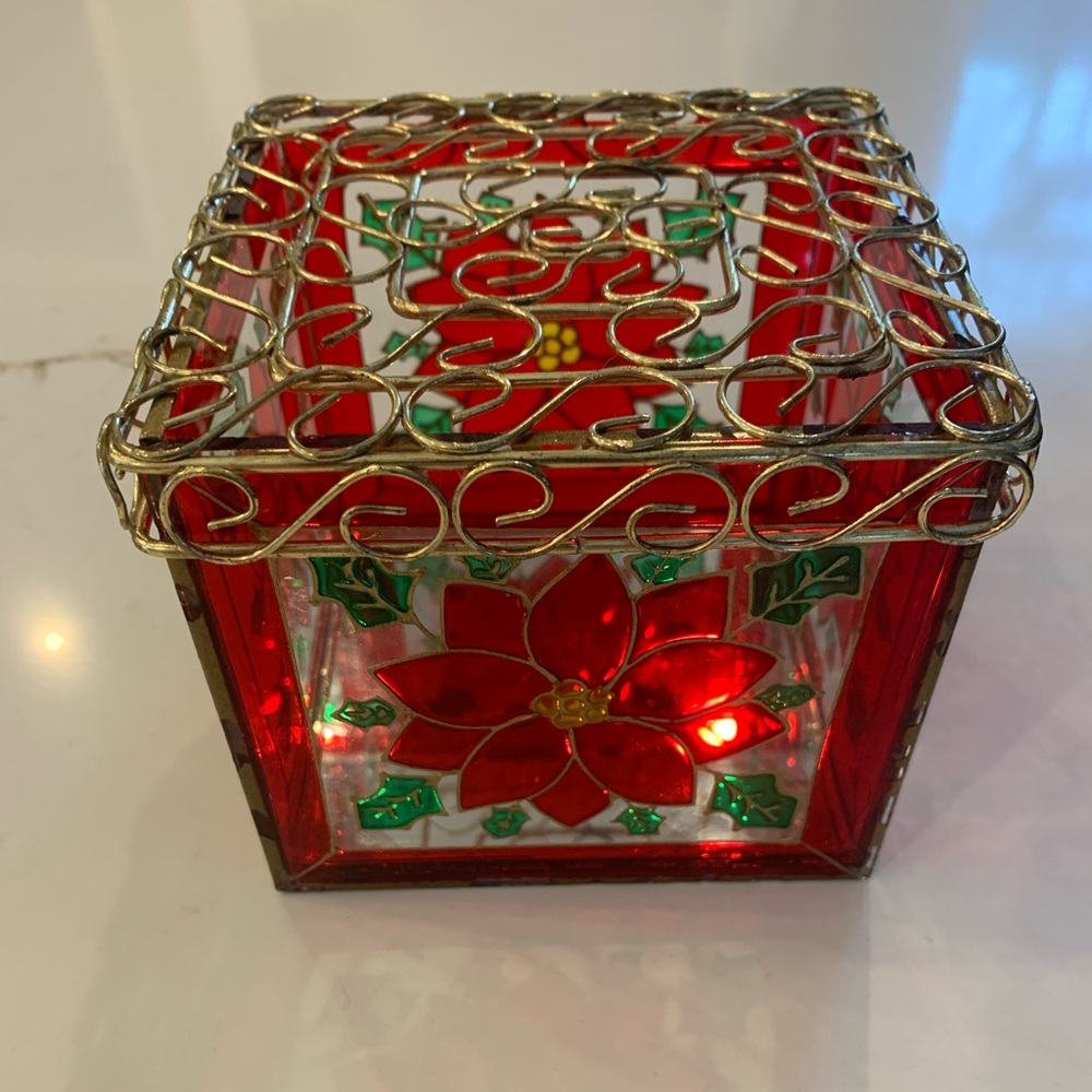 Poinsettia Stained Glass Christmas Holiday Box Decor w/ Wire Lid 5" ×5" × 4".